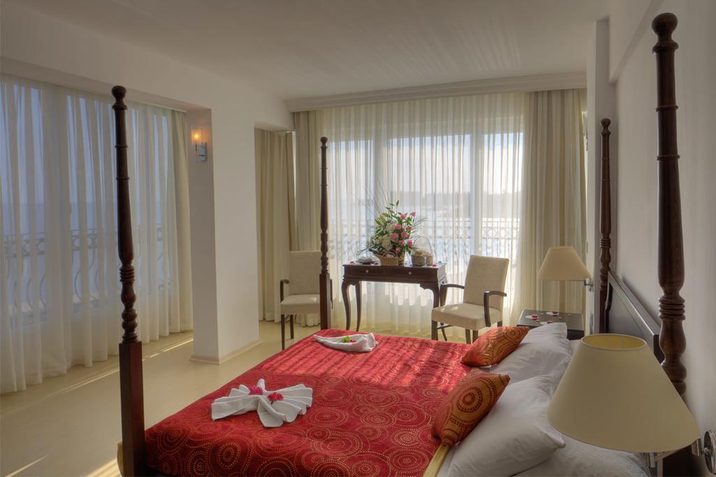 Karavas  Ada Beach Hotel מראה חיצוני תמונה