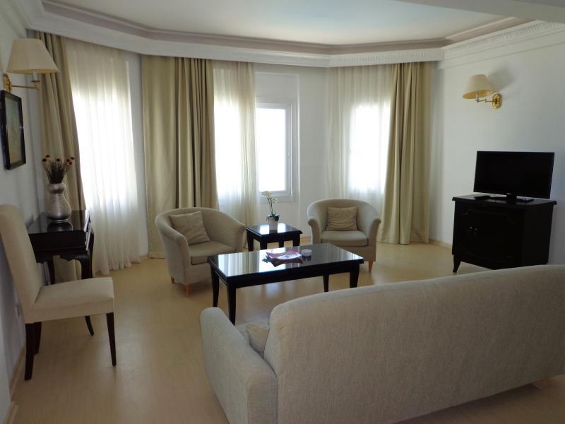 Karavas  Ada Beach Hotel מראה חיצוני תמונה